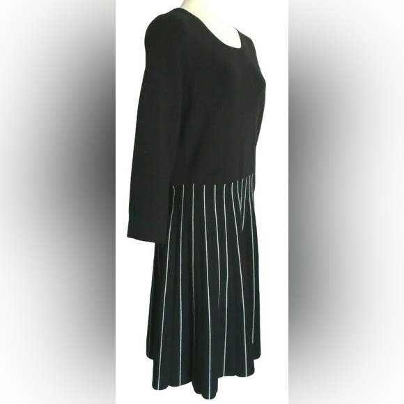 Ann Taylor LOFT Sweater Knit Dress Women Size Medium Black & White Stripe Large - Picture 4 of 9
